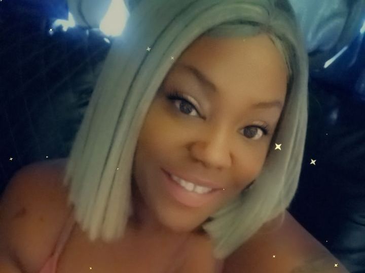 MsUnderstood18 profilbild på webbkameramodell