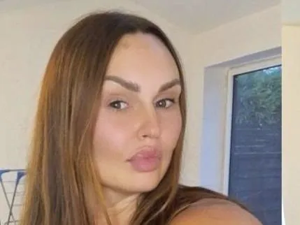 Profilbilde av RoxyanneLouis webkamera modell