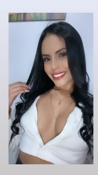 Performer MiaaMadisonn Photo 2