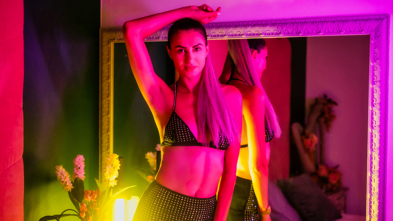 Performer EmmaQuin Photo 2