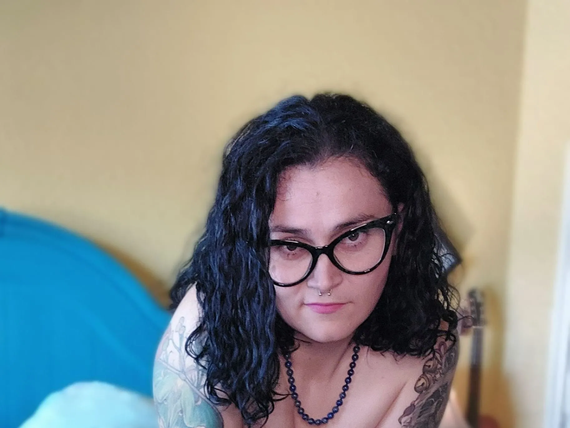 Image de profil du modèle de webcam EmberSkies27