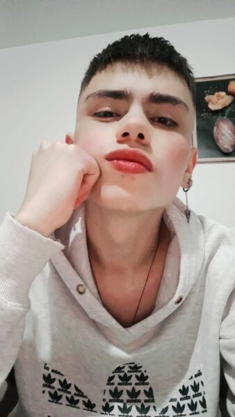 Performer Davidsalatin Photo 3