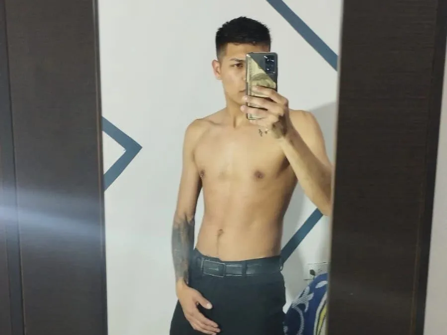 tommyboy252 profilbild på webbkameramodell