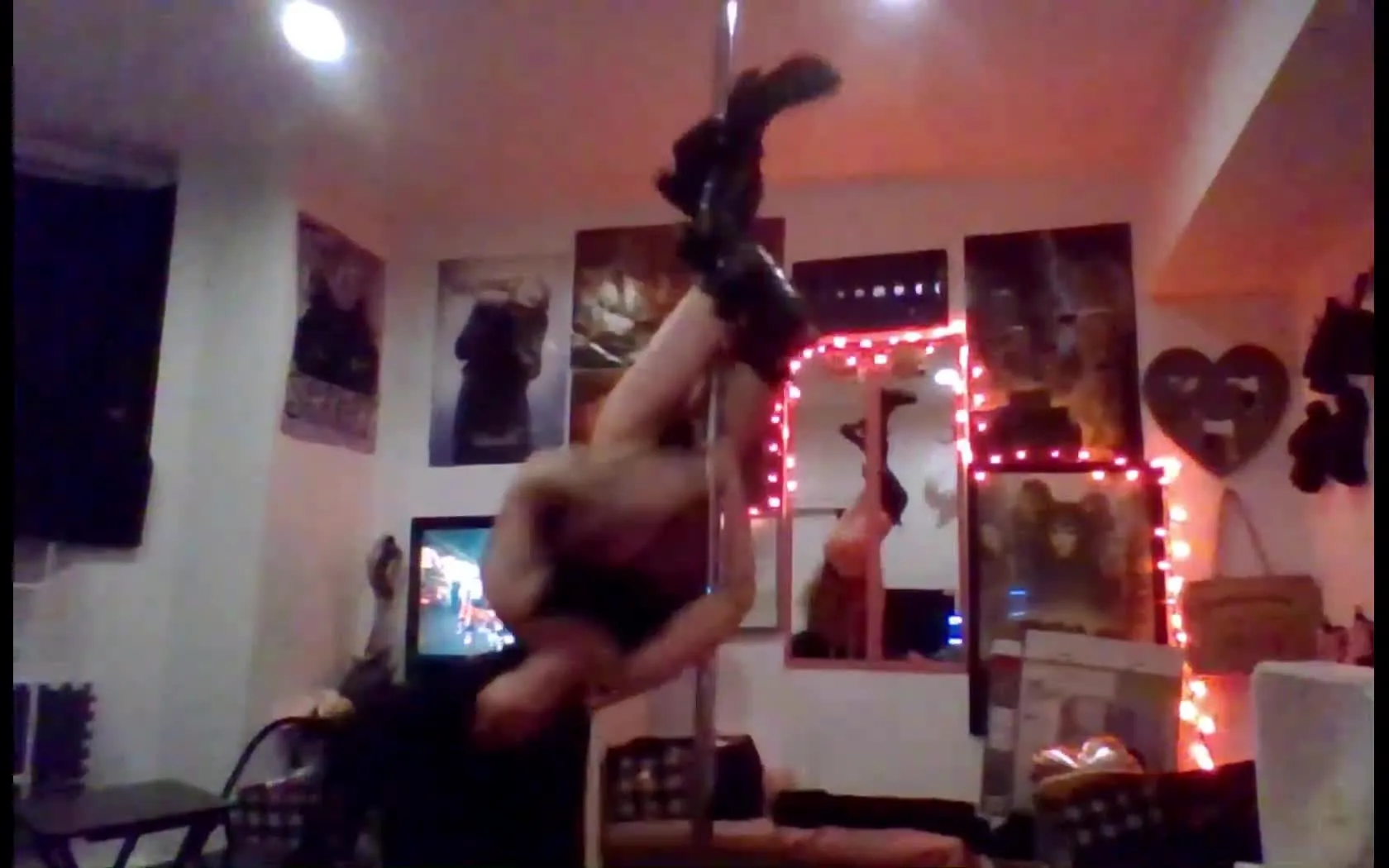 Artista EmrielleRose Video 1