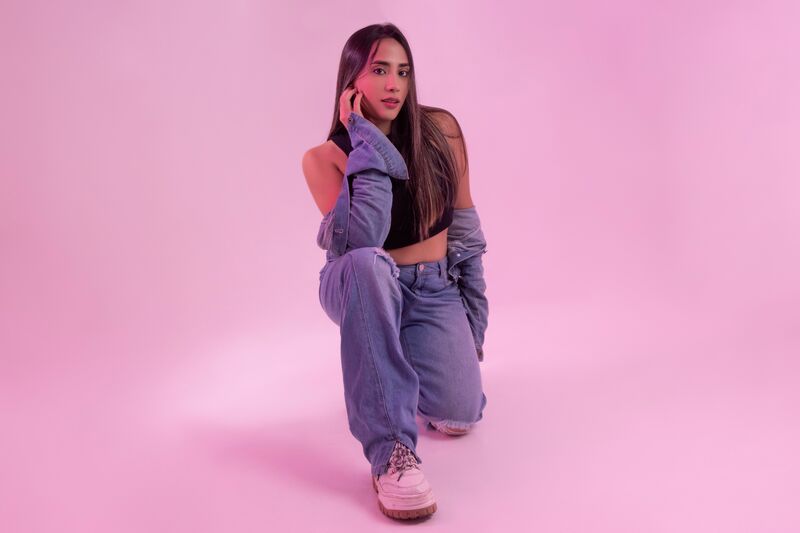 Performer CoraWhite Photo 7