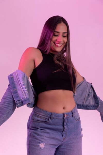 Performer CoraWhite Photo 8