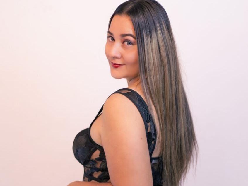 Darahnmature profielfoto van cam model