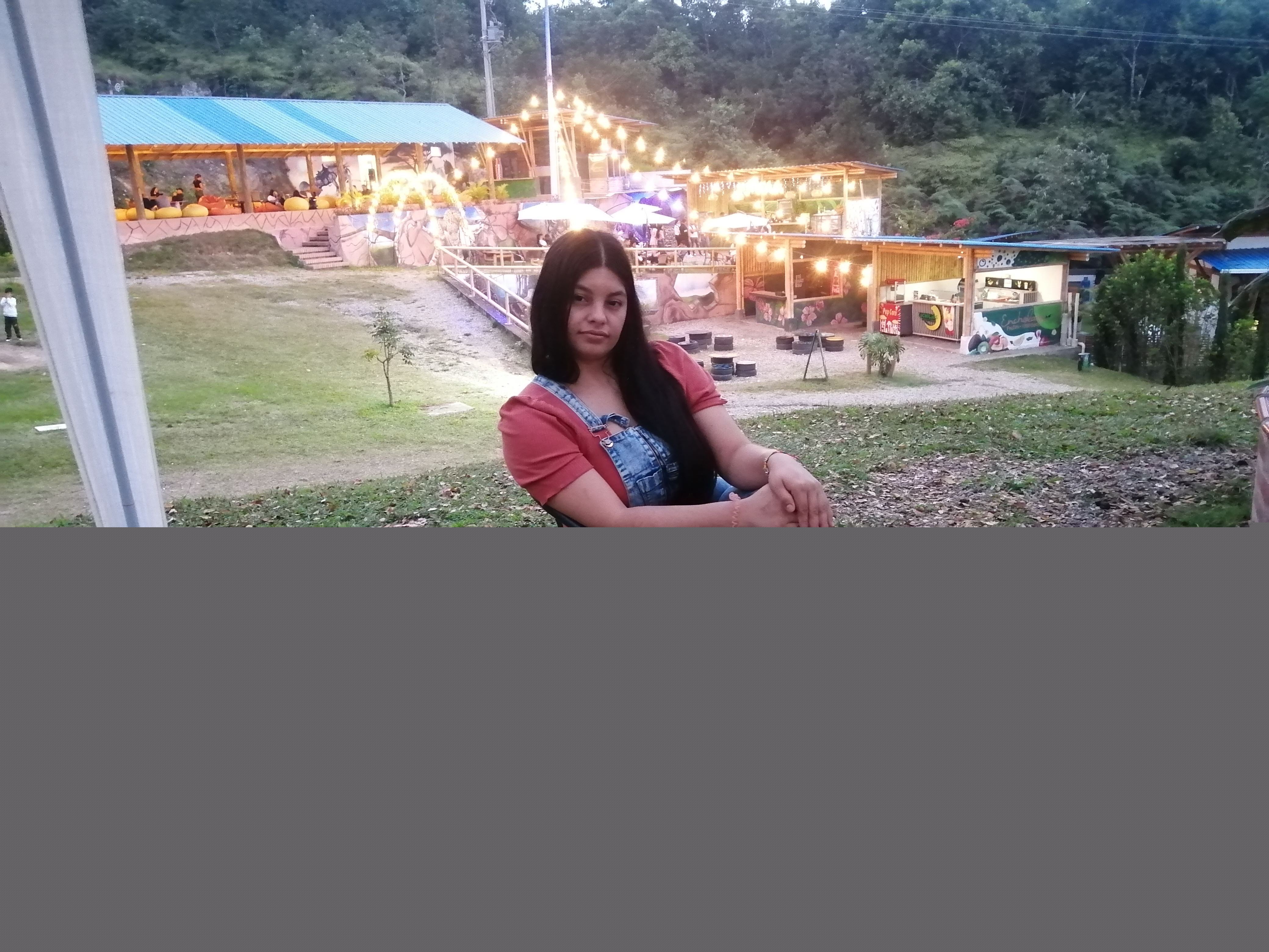 Linda100 profielfoto van cam model