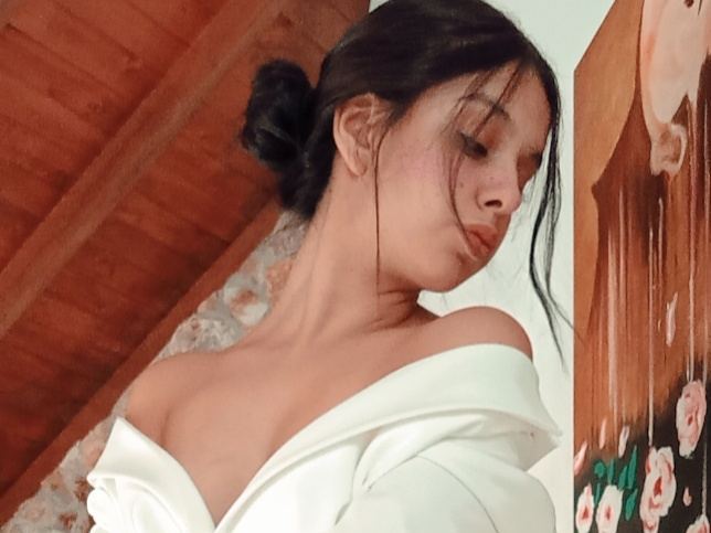 Image de profil du modèle de webcam MiaRossi18