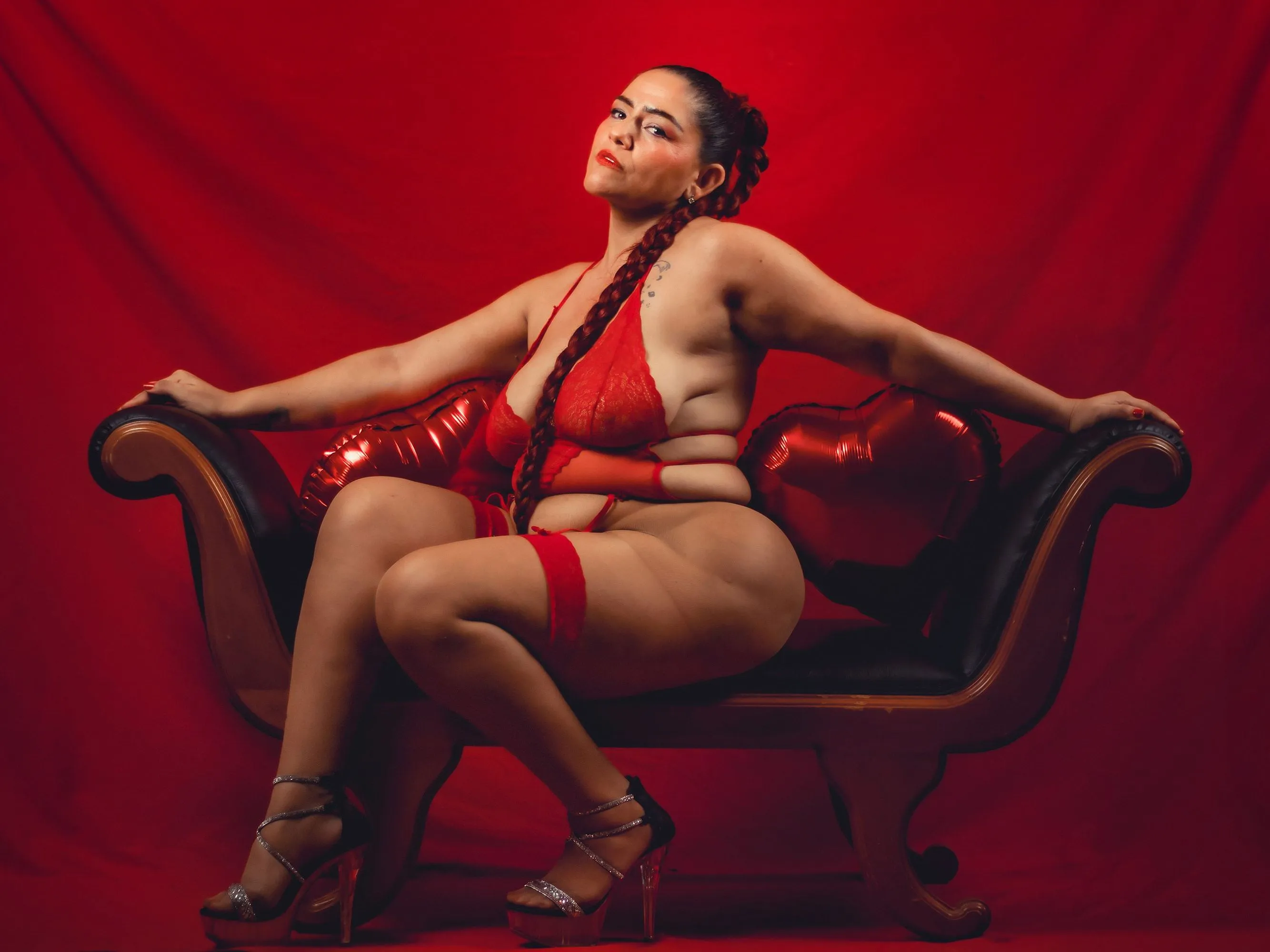 Imagen de perfil de modelo de cámara web de SashaMaturee