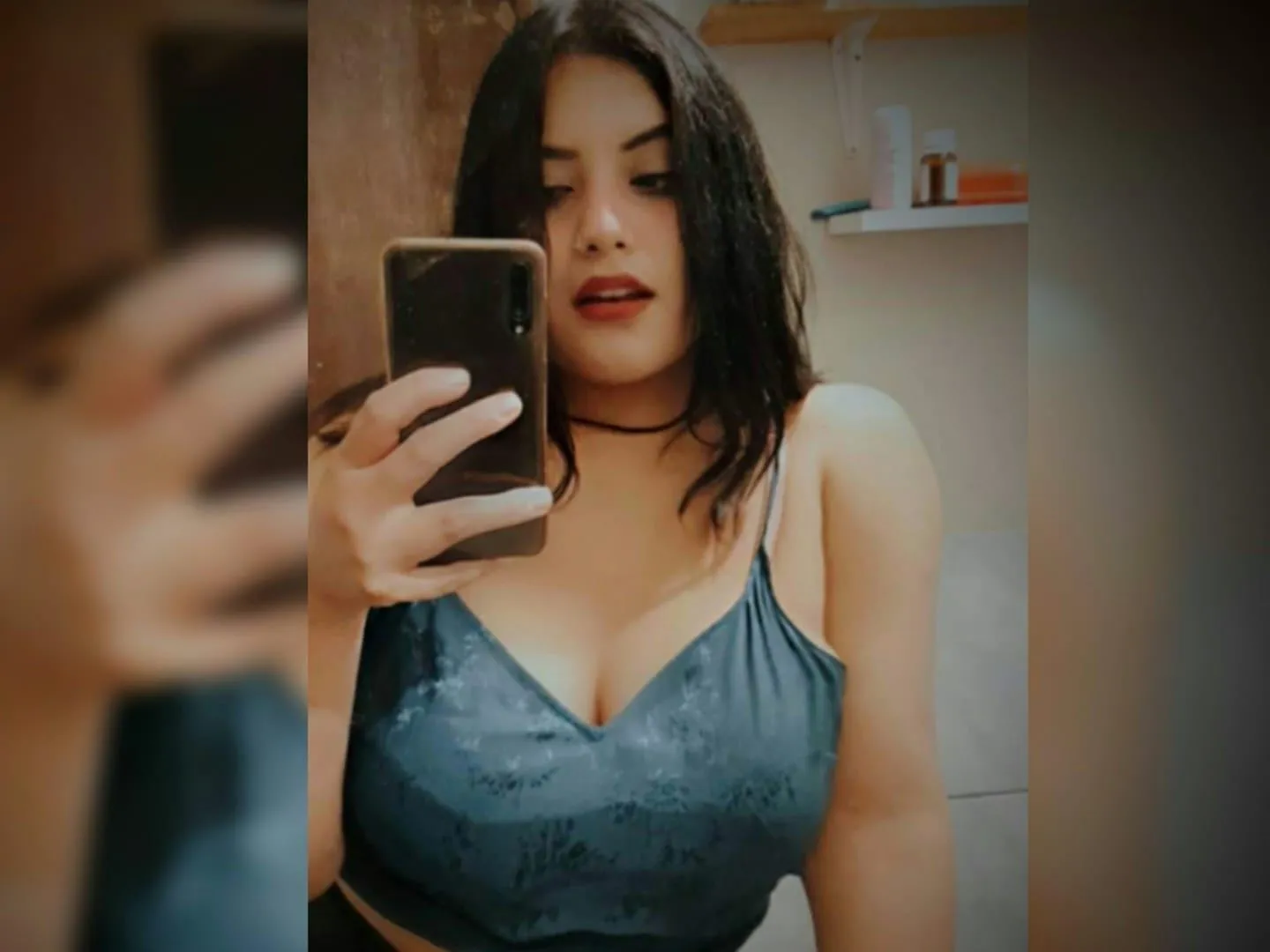 Imagen de perfil de modelo de cámara web de BLUELATINA066