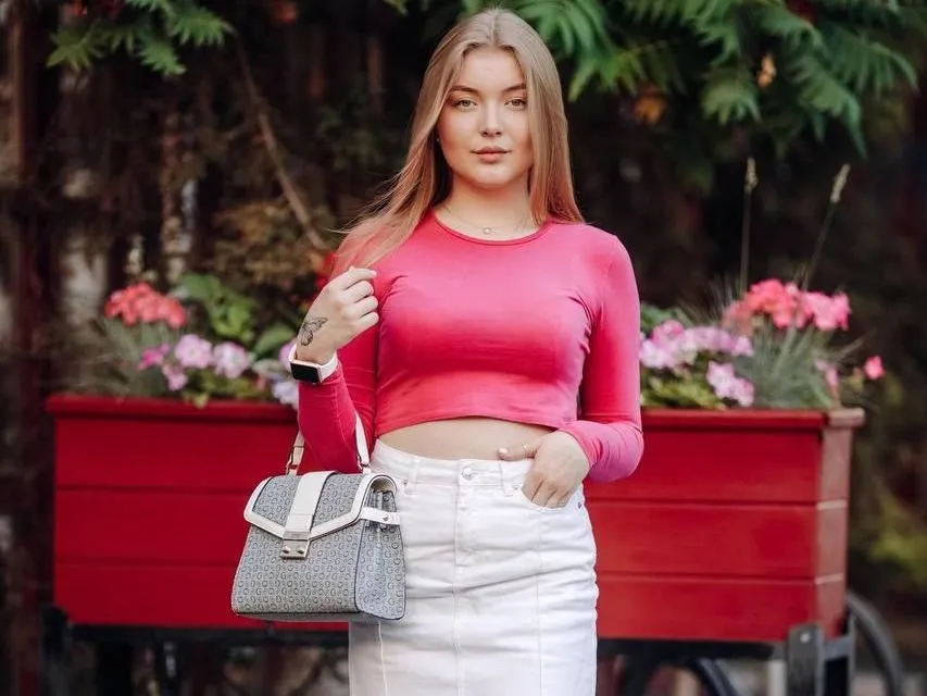 WiseeeHannah profilbild på webbkameramodell