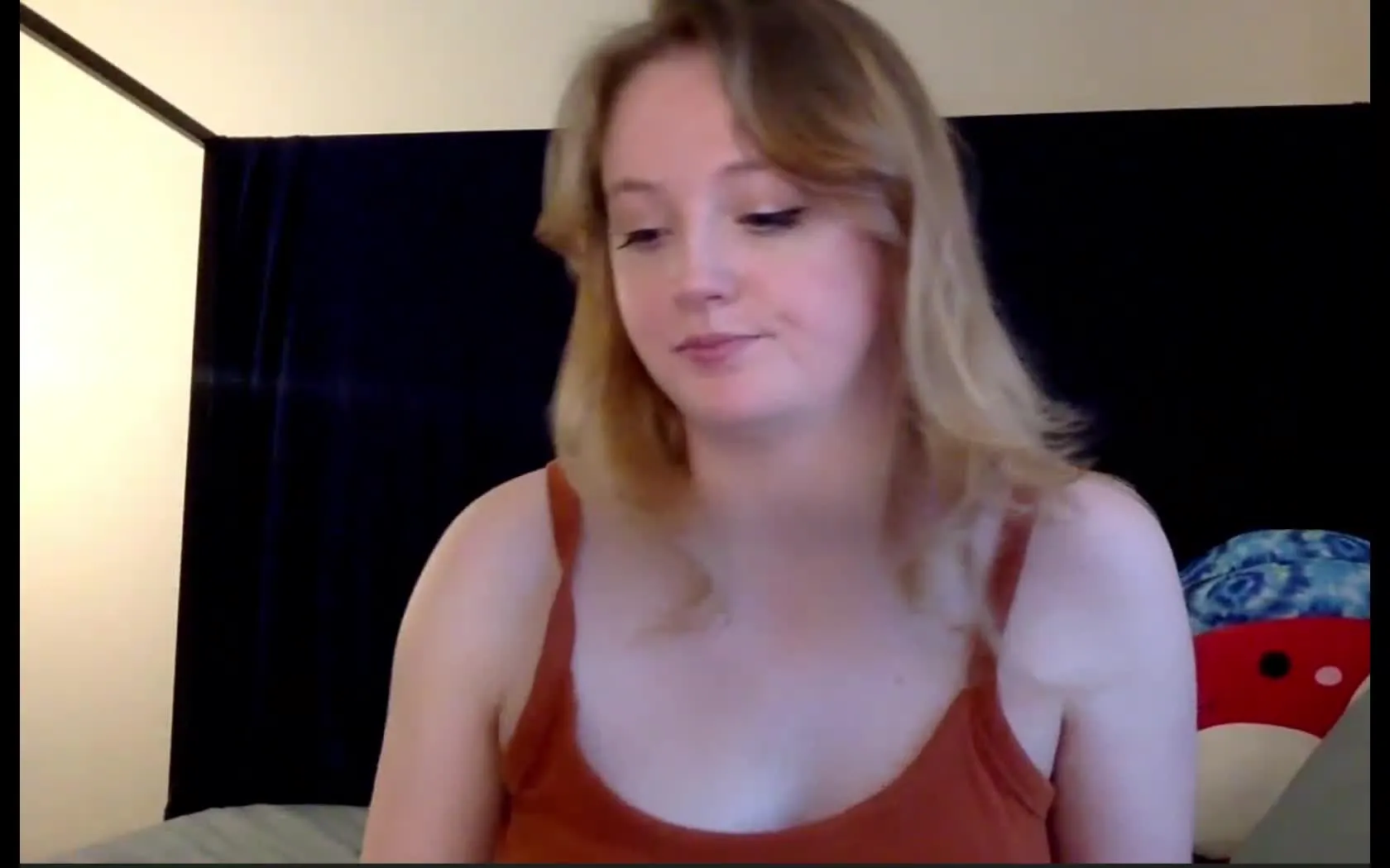 Interprete ElaraSkies Video 1