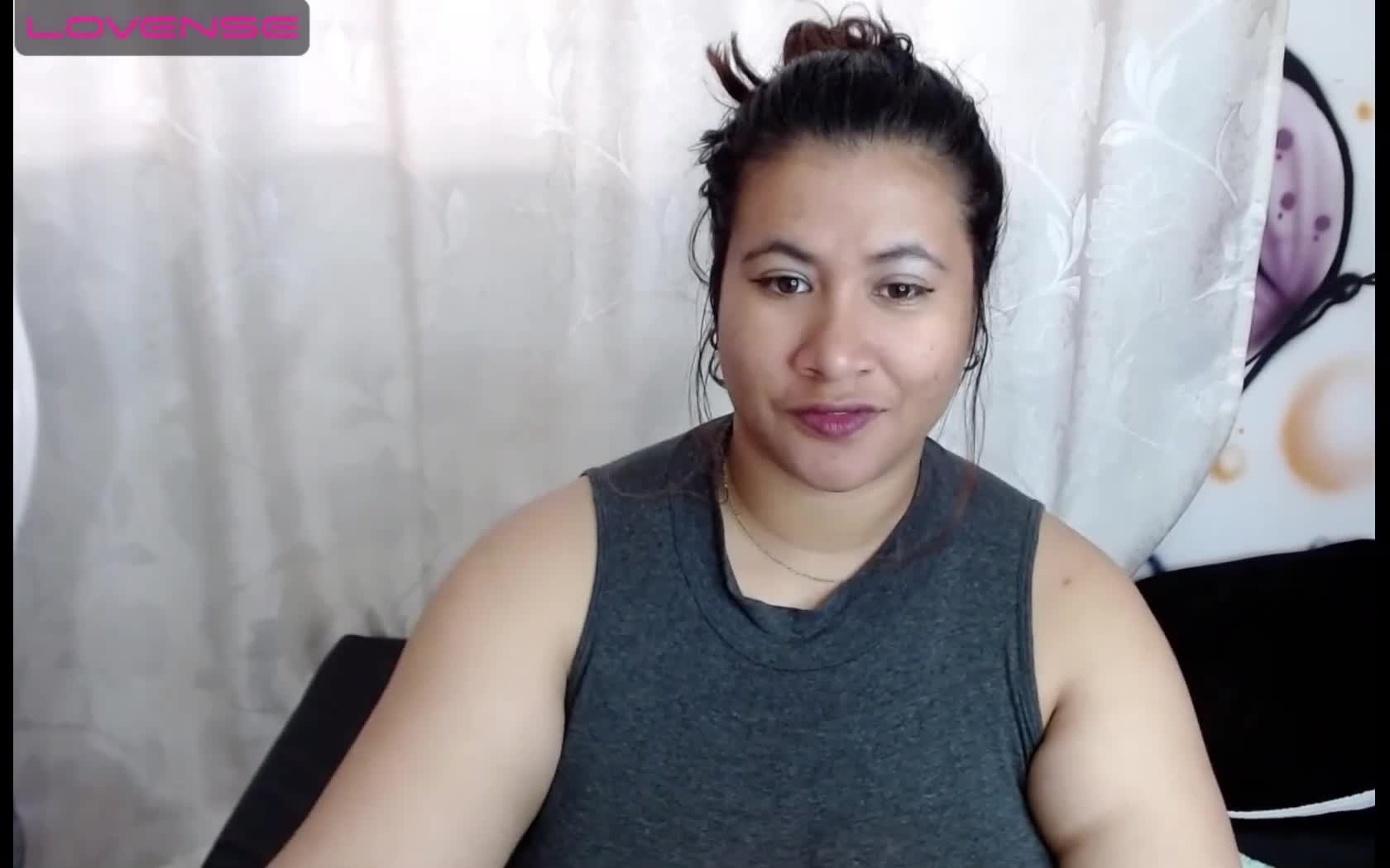 Artista Adyhazel Video 1