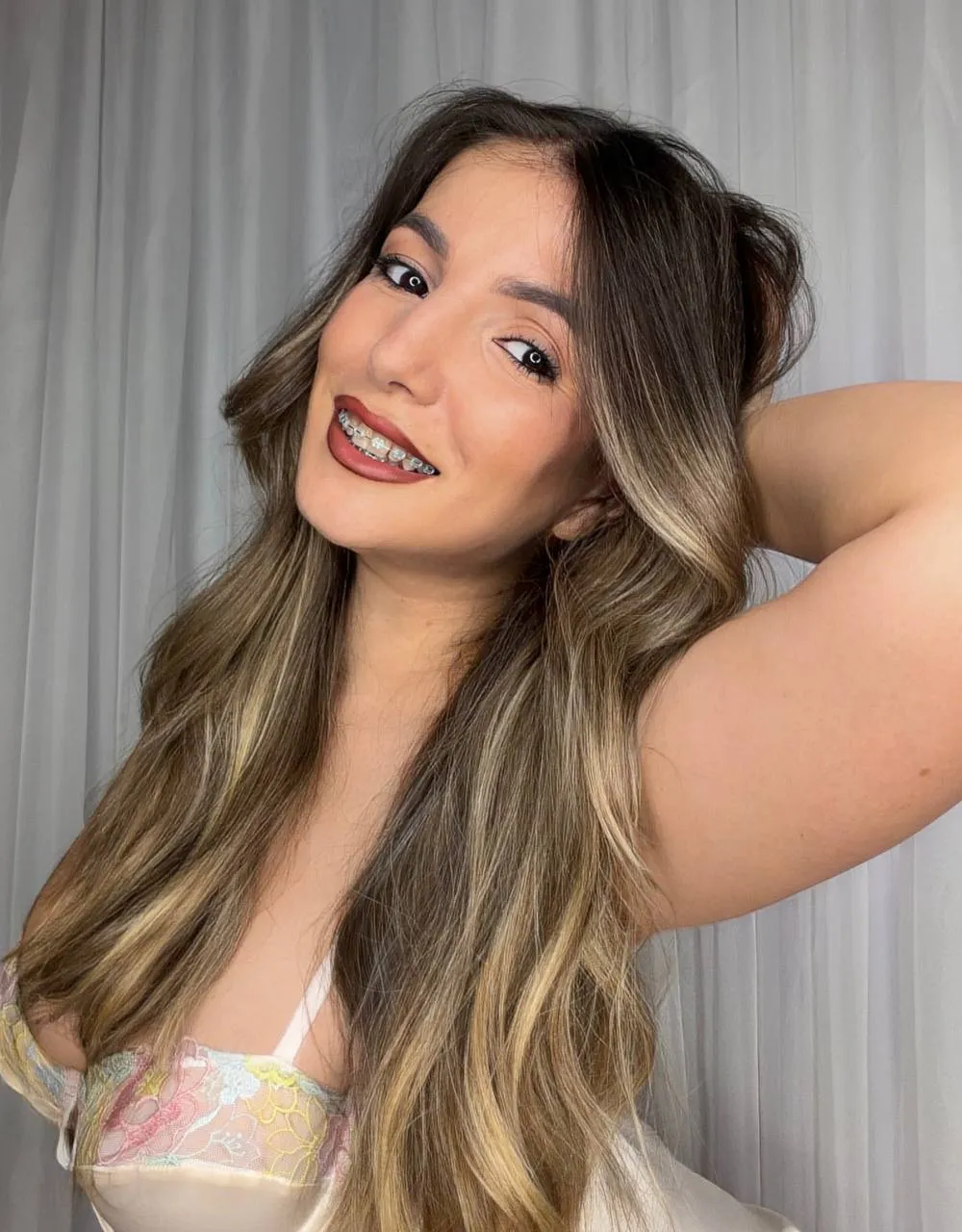 Artiest EllaHale Foto 4