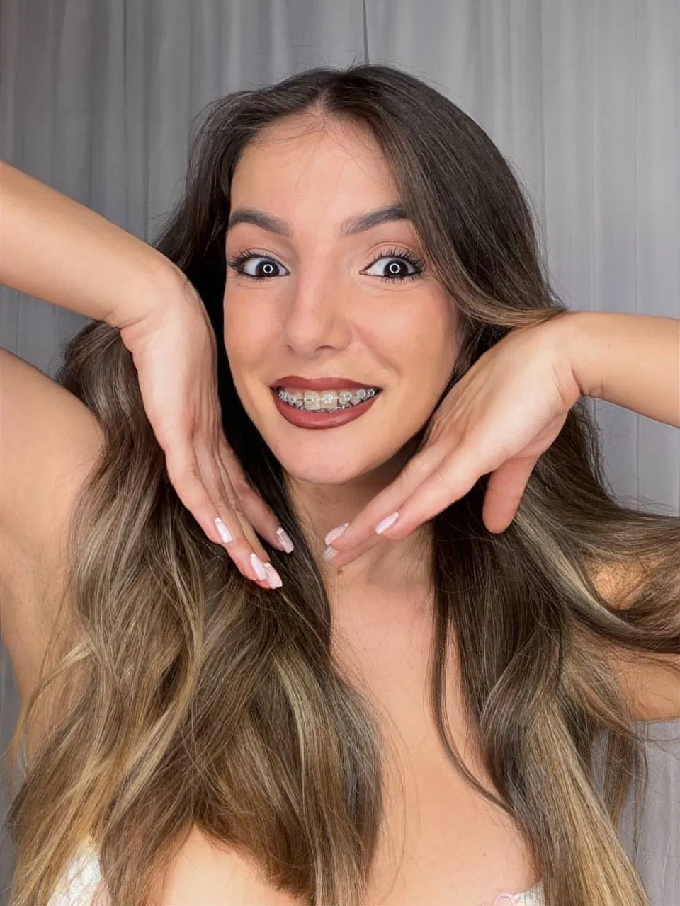 Artiest EllaHale Foto 3