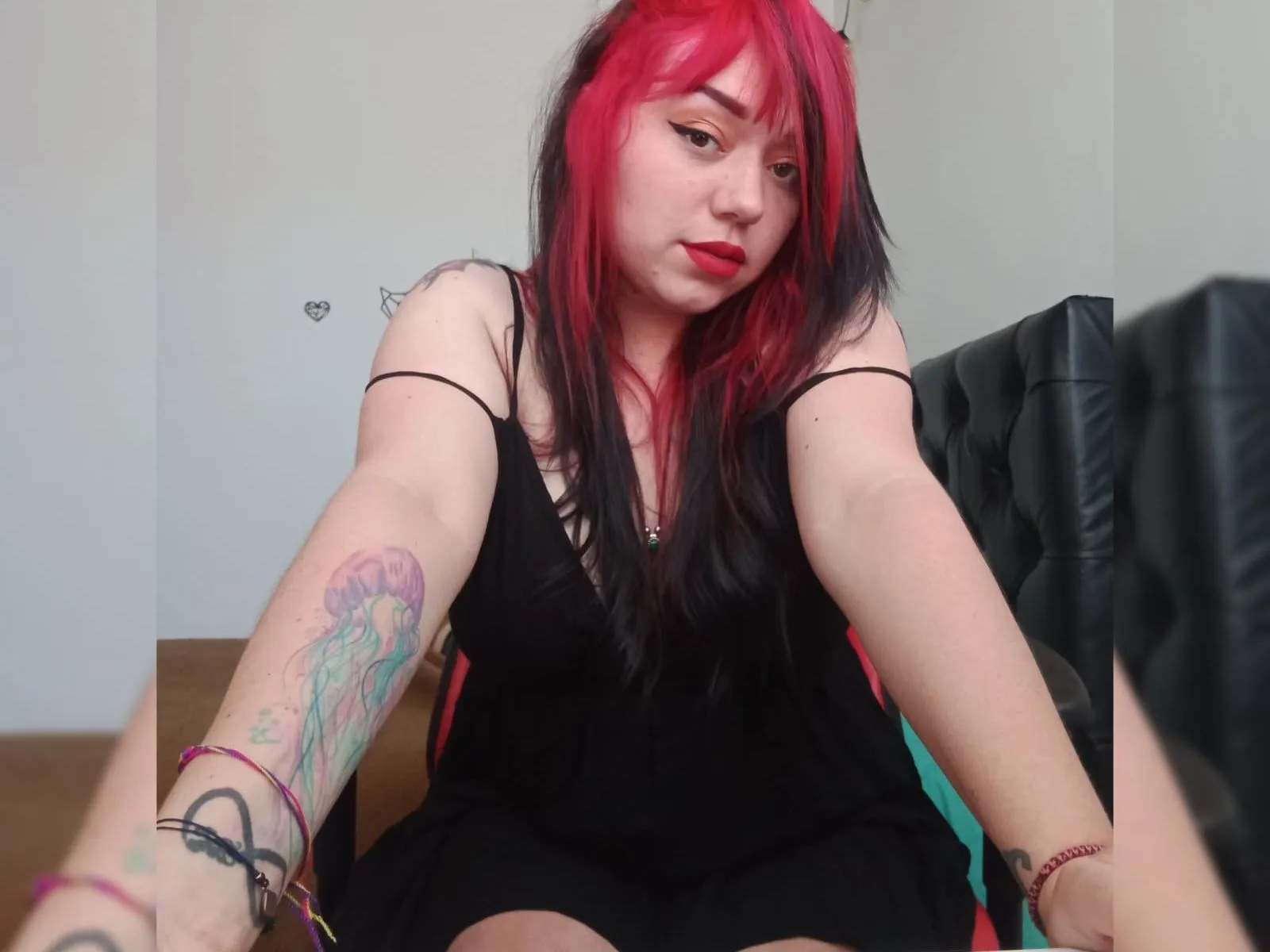 ElaraMunson profilbild på webbkameramodell