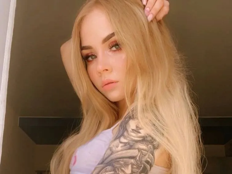 BiankaWow profielfoto van cam model