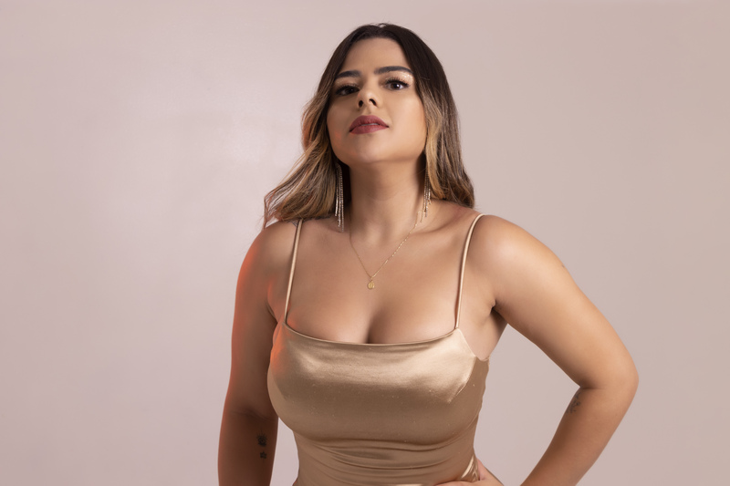 Performer VanessaAdam Photo 6