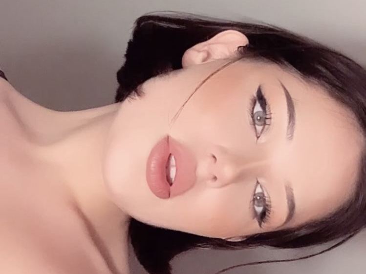 Imagen de perfil de modelo de cámara web de Viviennebabyxxx