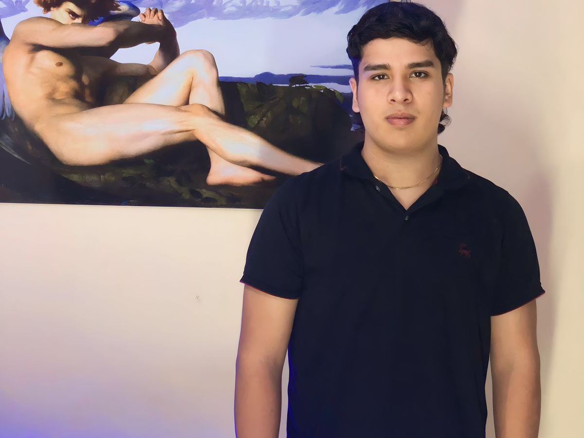 Foto de perfil de modelo de webcam de AlejoBennet 