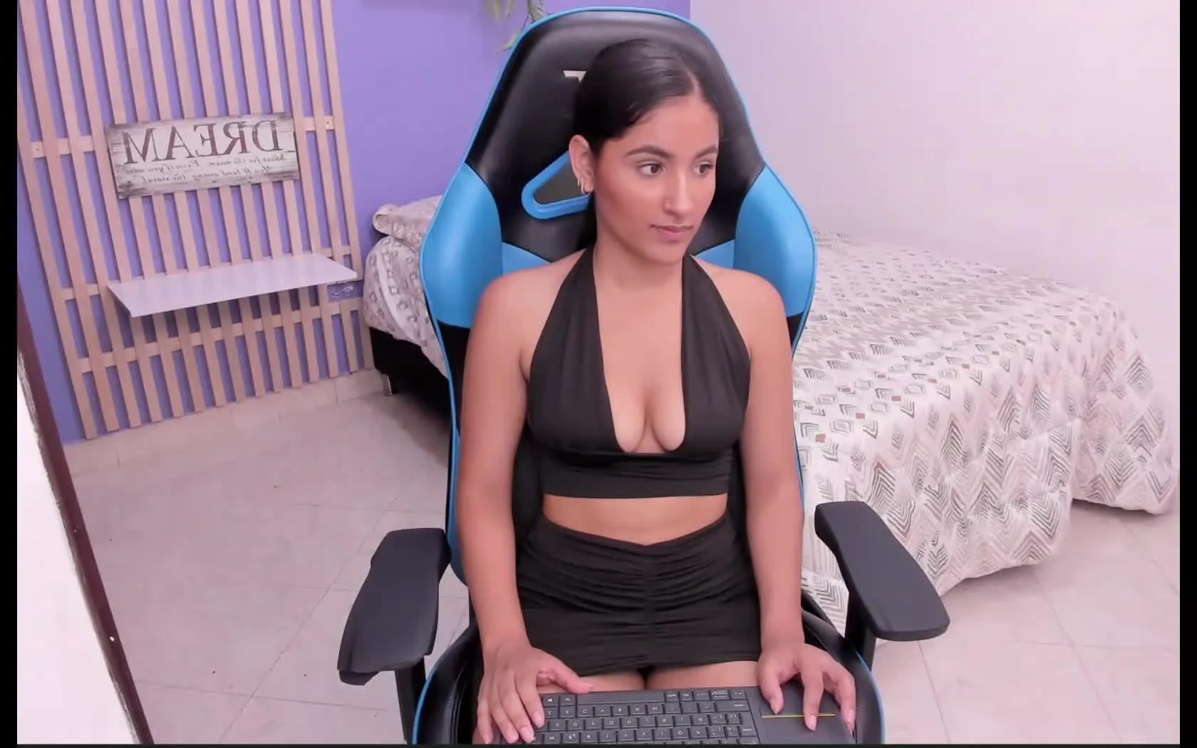 Artist SalomeVelezz Video 1