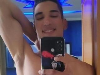 Image de profil du modèle de webcam Luiscarde69