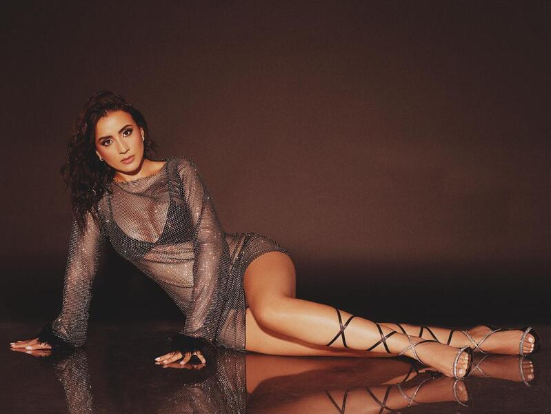 Performer JennHill Photo 9