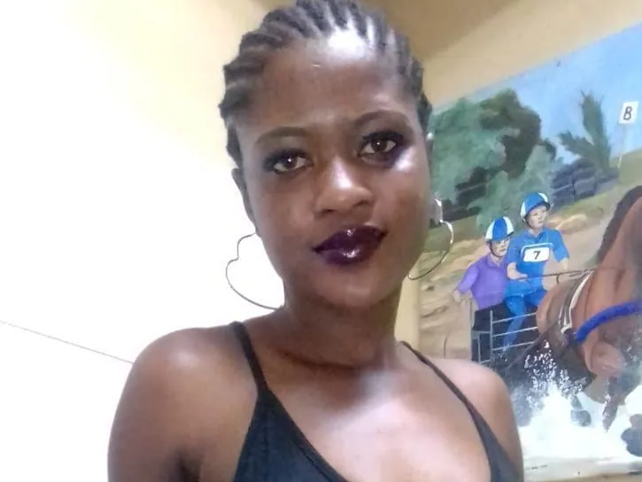 Imagen de perfil de modelo de cámara web de CHOCLITS