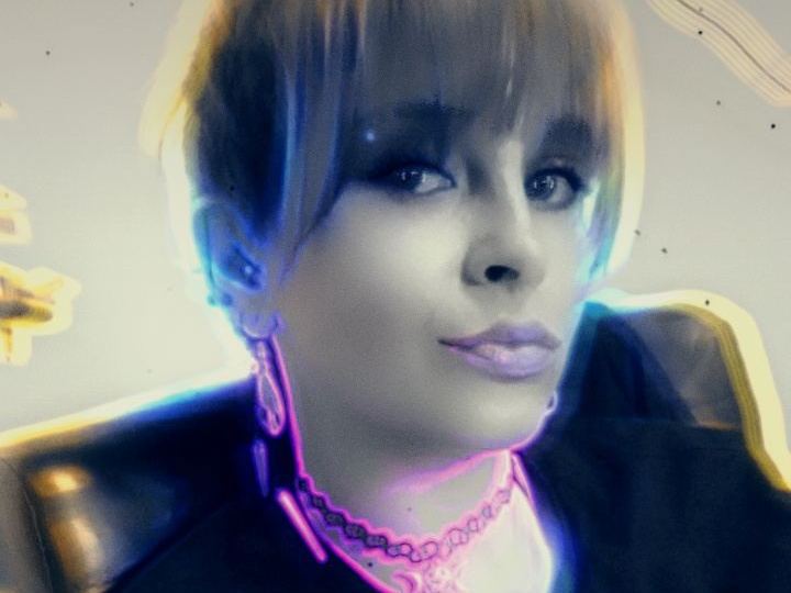 Image de profil du modèle de webcam DevanSage