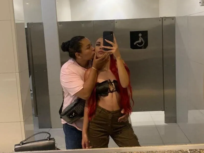 Profilbilde av EmberAndAlex webkamera modell