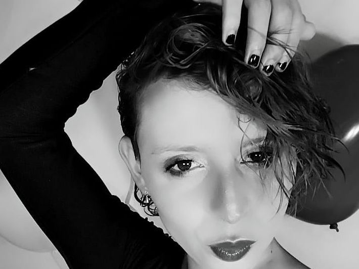 Imagen de perfil de modelo de cámara web de SophiaStorm