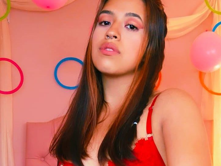 Image de profil du modèle de webcam dayannecollins111