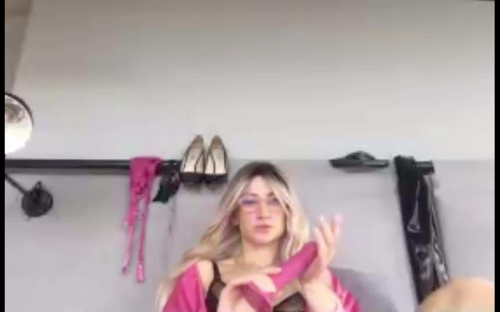 Artist CruellaCuck Video 1