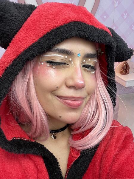 Performer LUCYYSCOTT Photo 8
