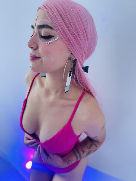 Performer LUCYYSCOTT Photo 2