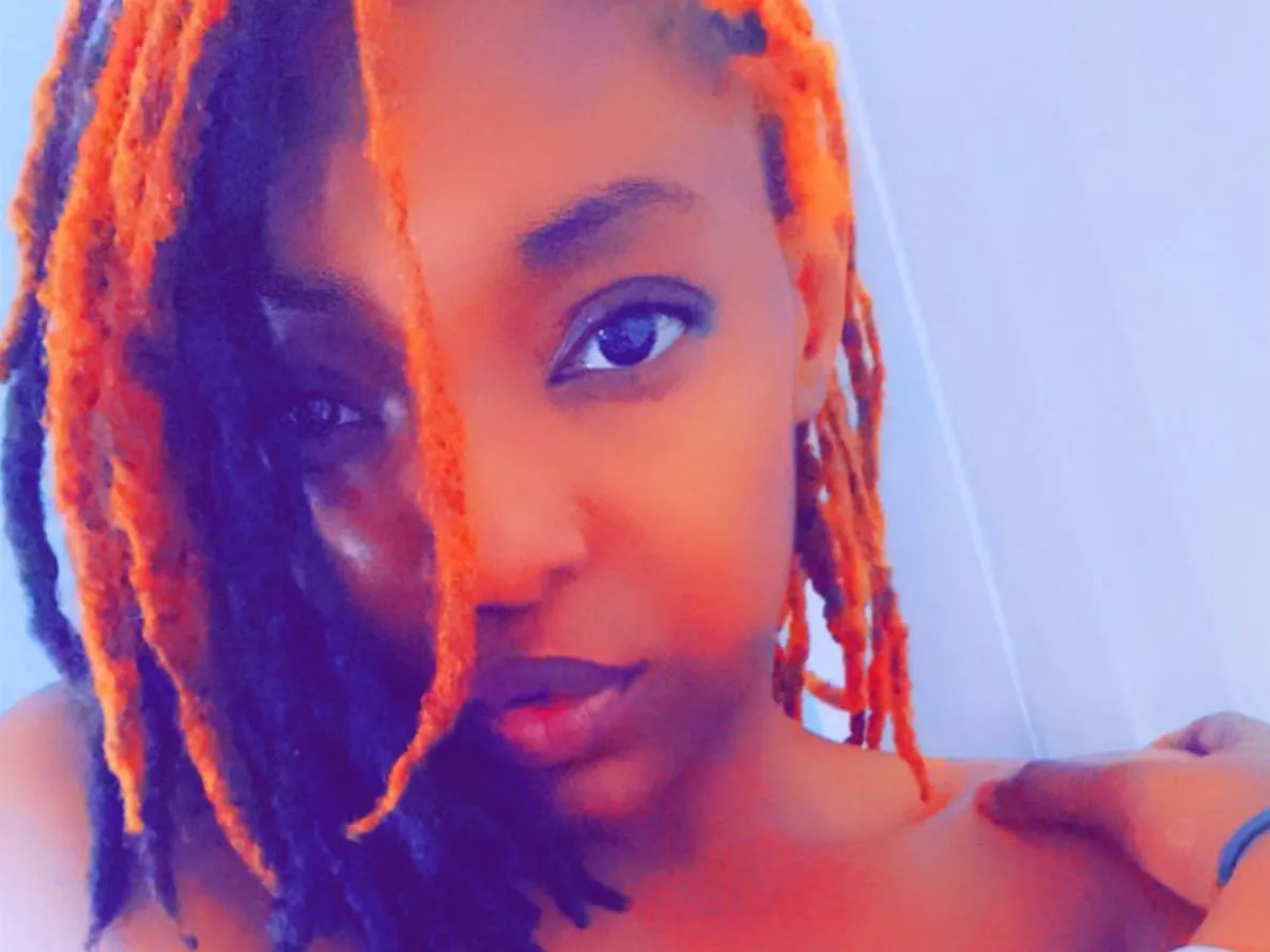 AlonnaJanel30 profilbild på webbkameramodell