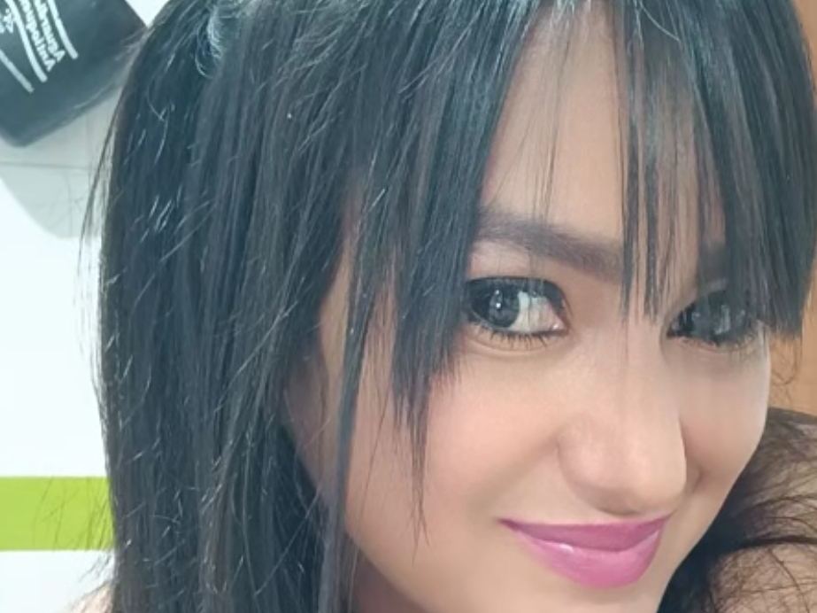 Imagen de perfil de modelo de cámara web de 19Carla