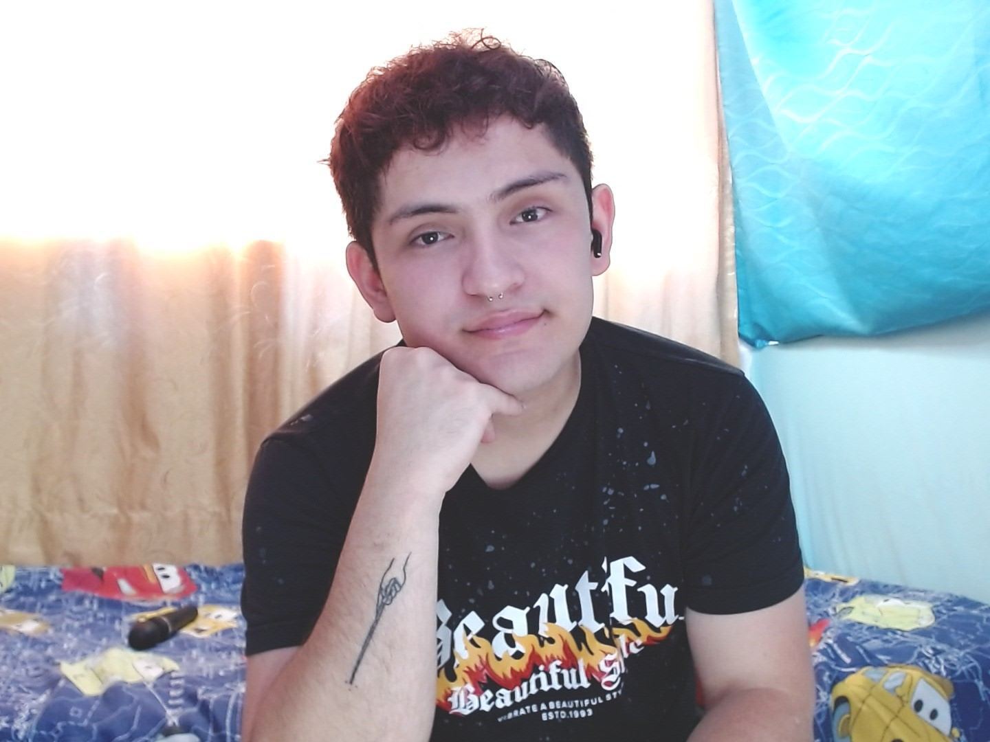 Foto de perfil de modelo de webcam de TOBITOP 