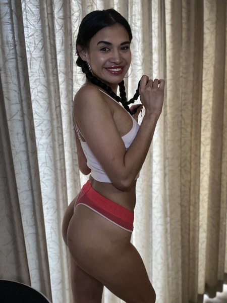 Performer TropicalPrincess Photo 2