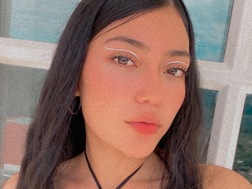 HazelLeeRoos profilbild på webbkameramodell