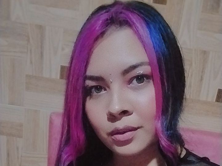 Image de profil du modèle de webcam amara98