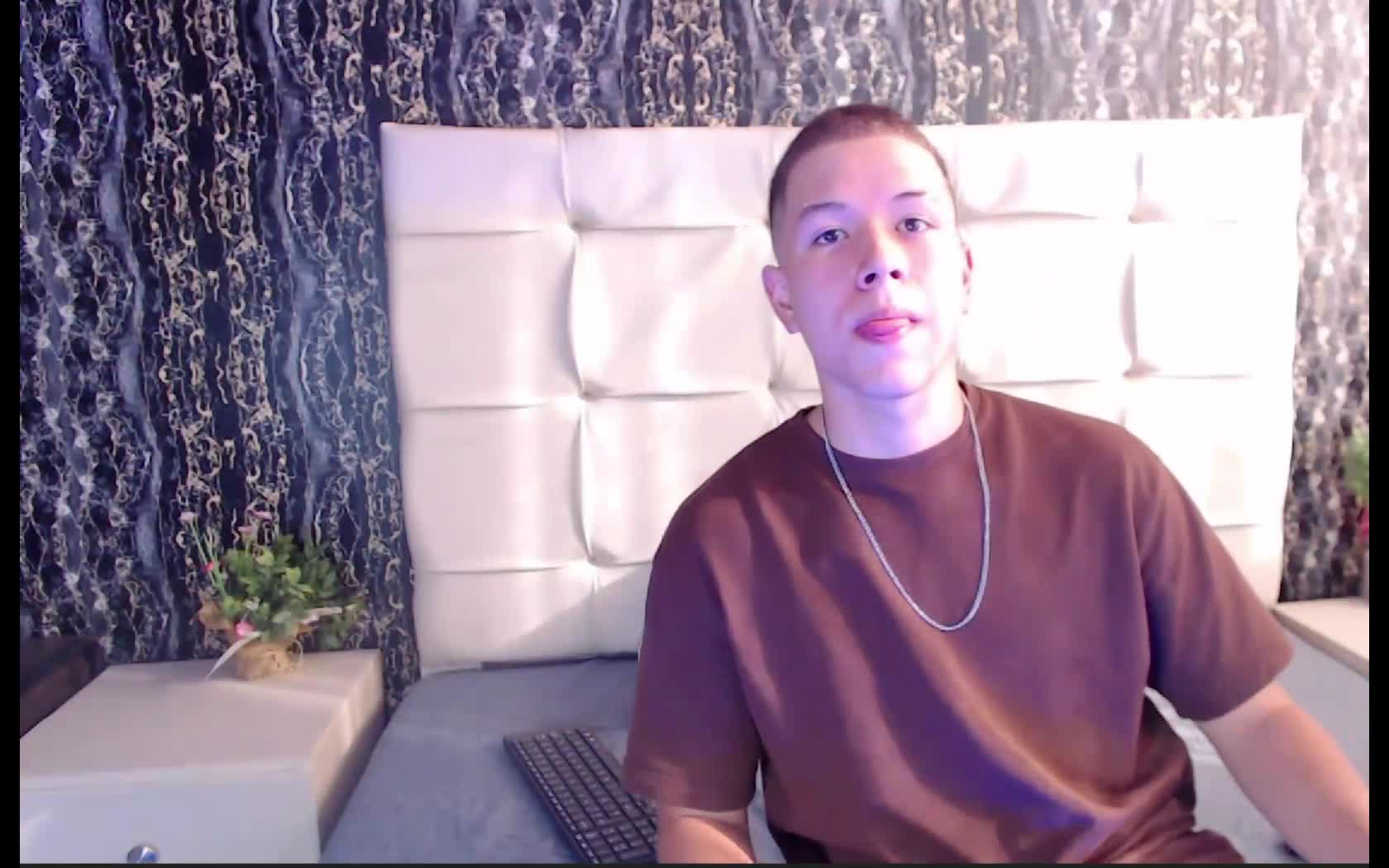 Intérprete ethanandrews Video 1