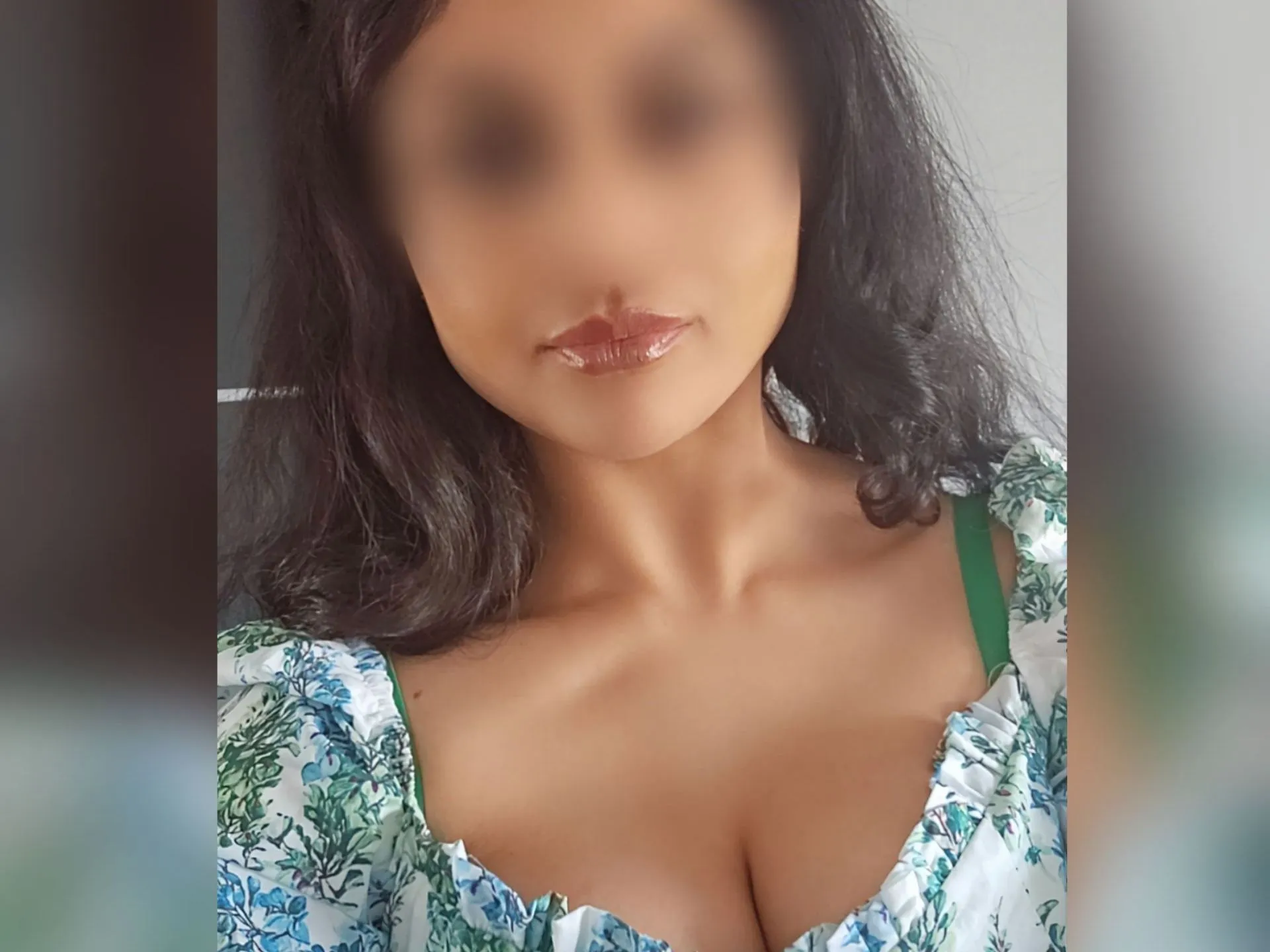 MayaMirza immagine del profilo del modello di cam