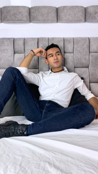 Performer AxelSummer Photo 8