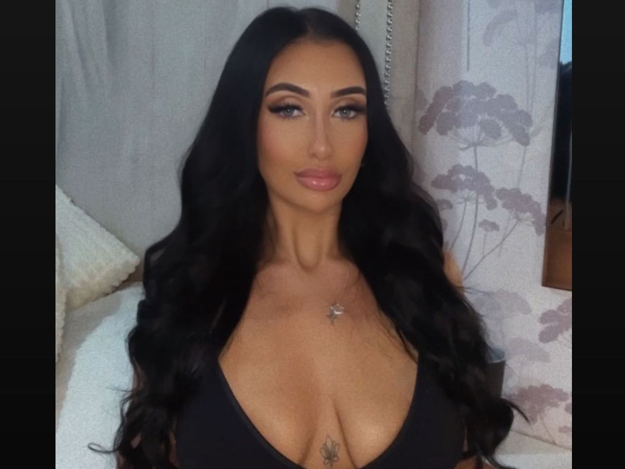 SophieUKx profilbild på webbkameramodell