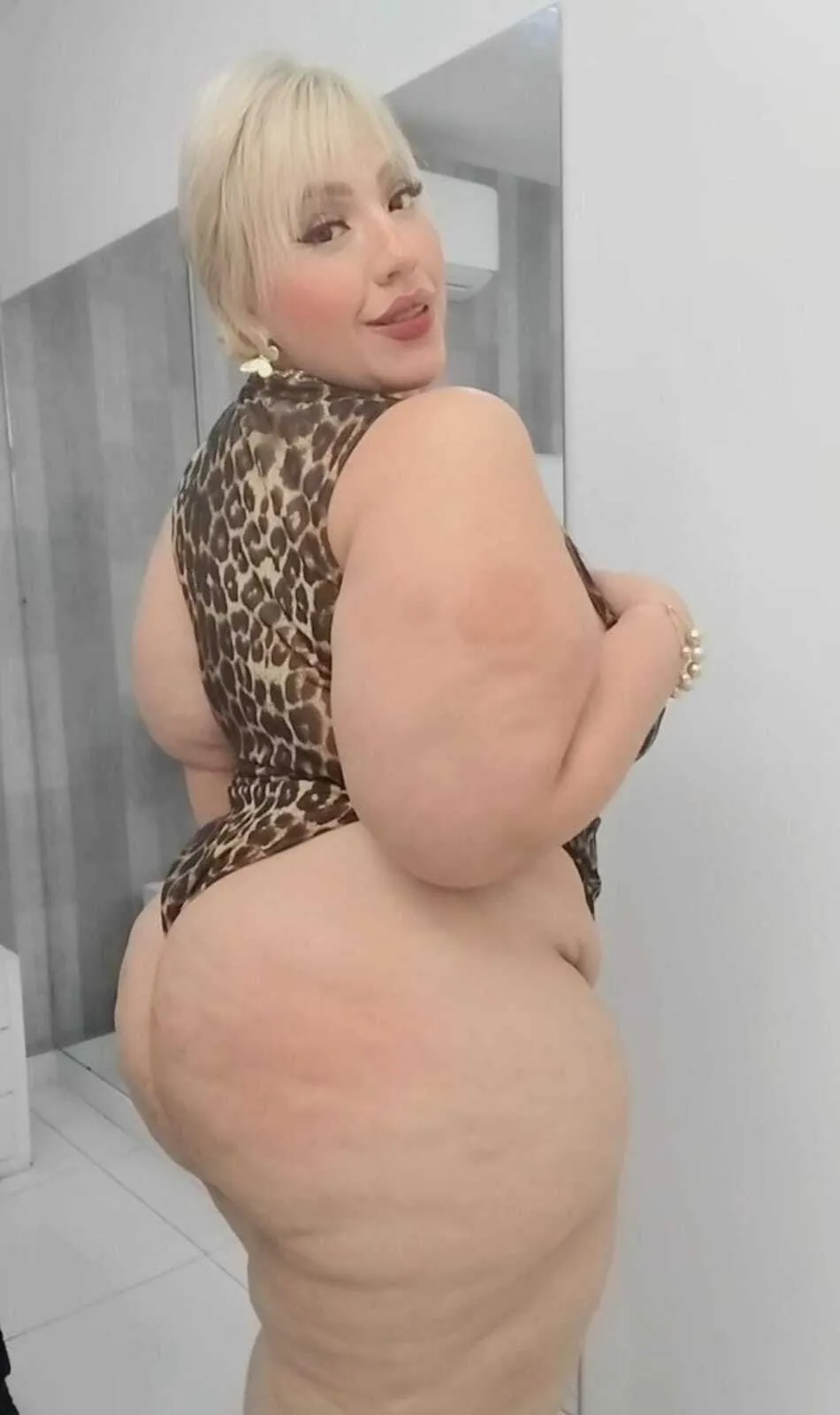 Interprete LeahMillerh Foto 4