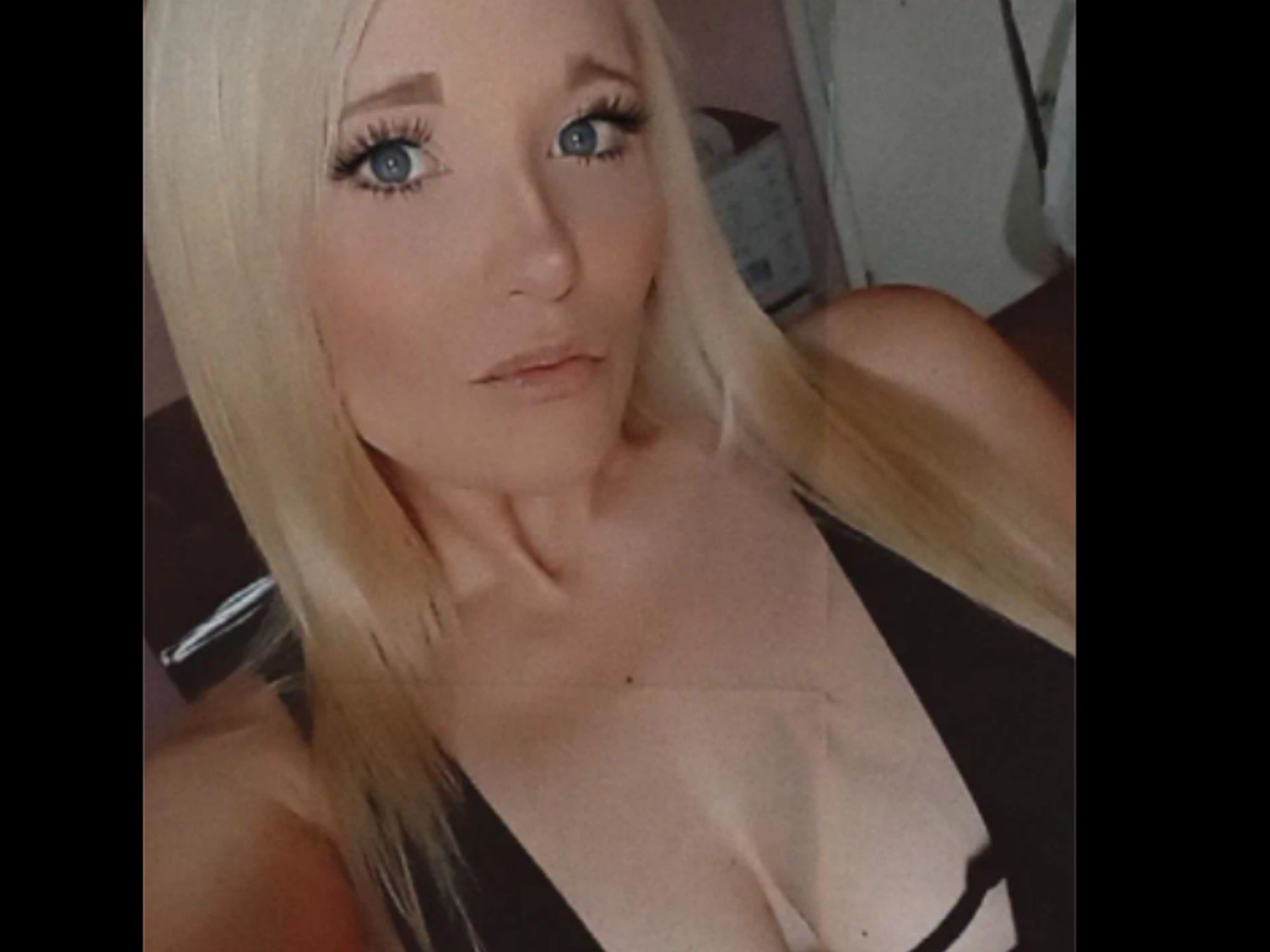 Image de profil du modèle de webcam CashBarbye