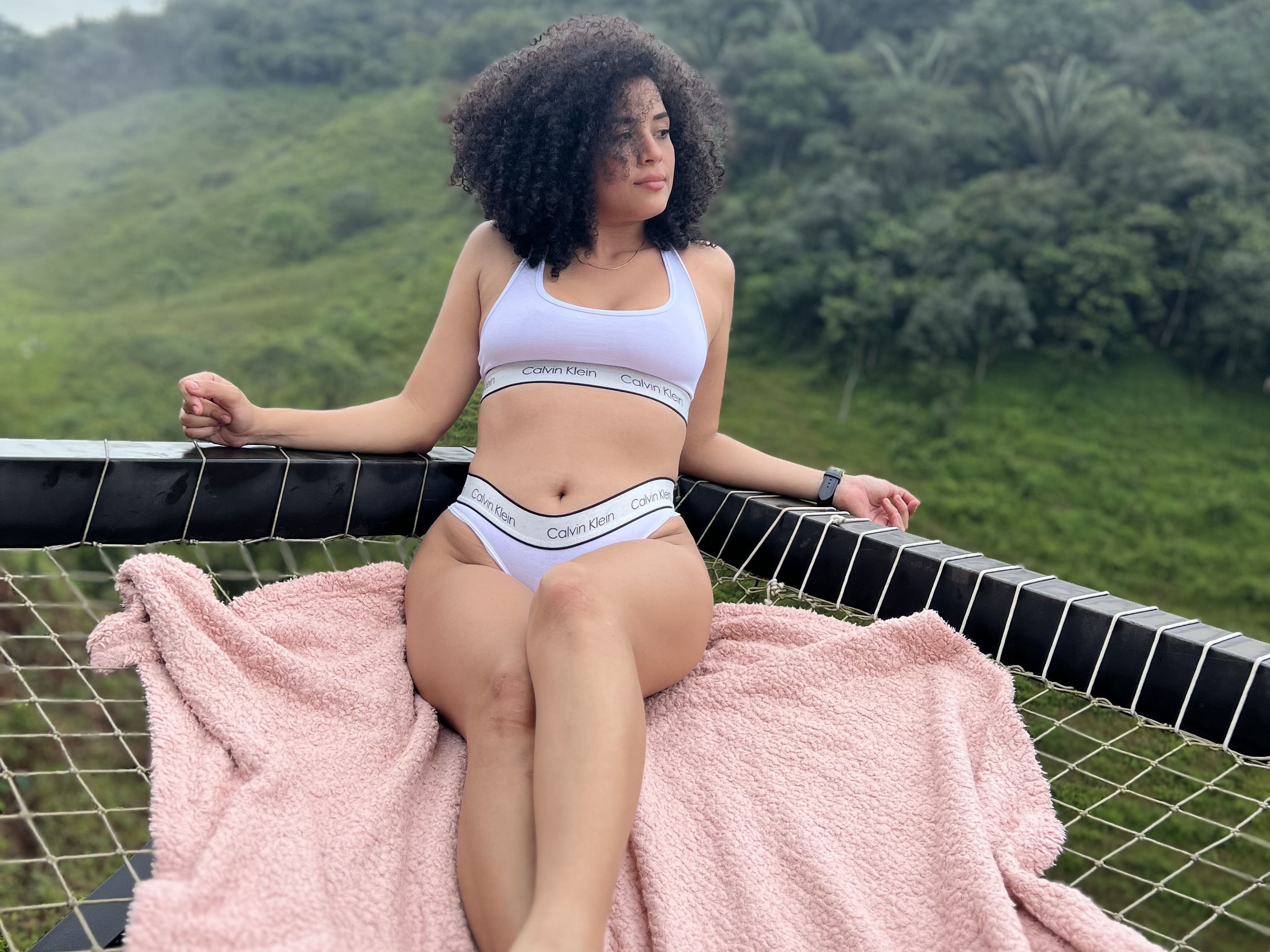 Image de profil du modèle de webcam MarcellaAfro