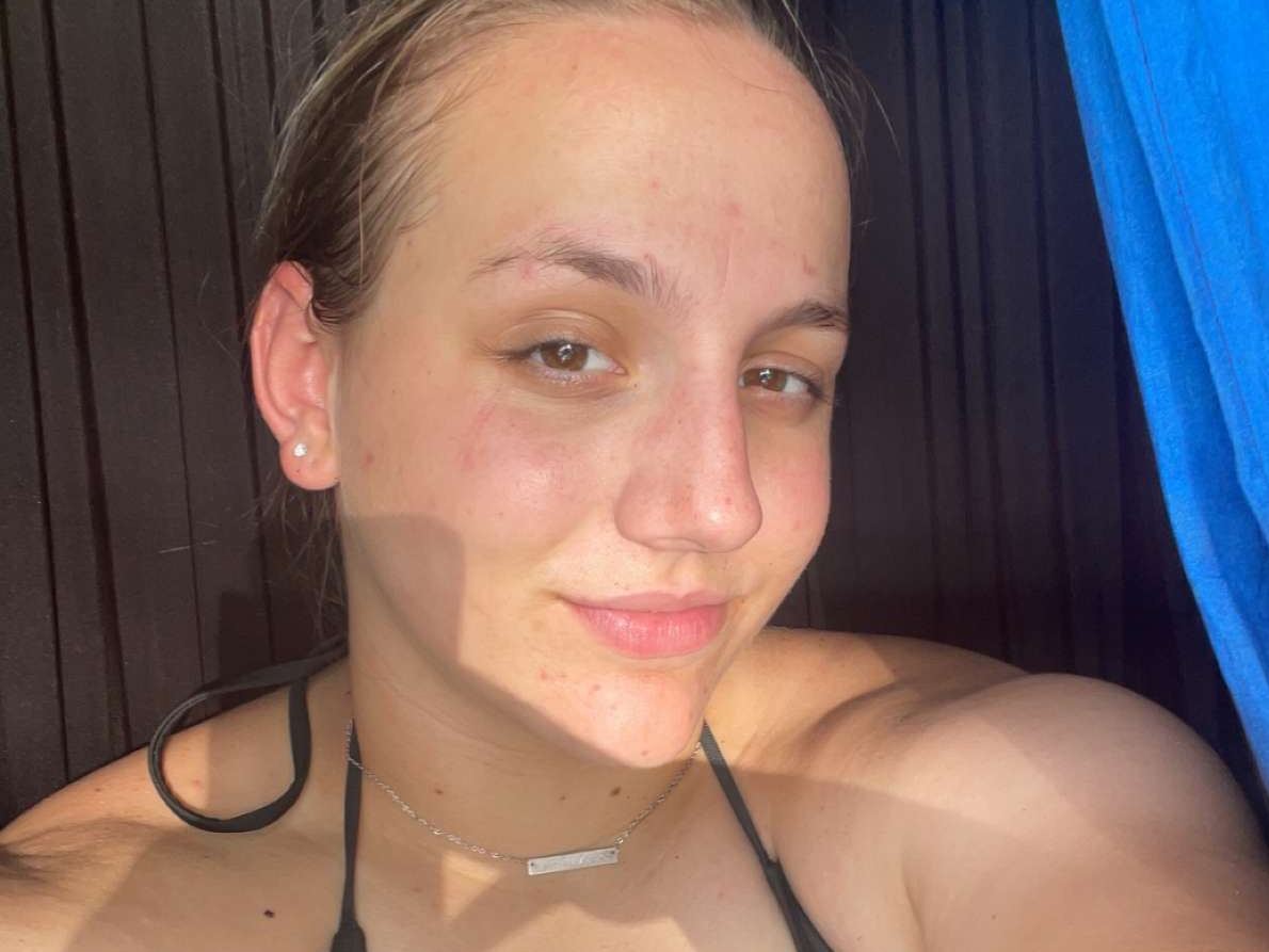 Profilbilde av ShyBelleBugg webkamera modell